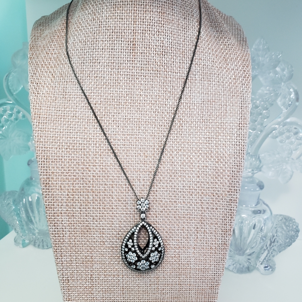 Sterling silver pendant and chain